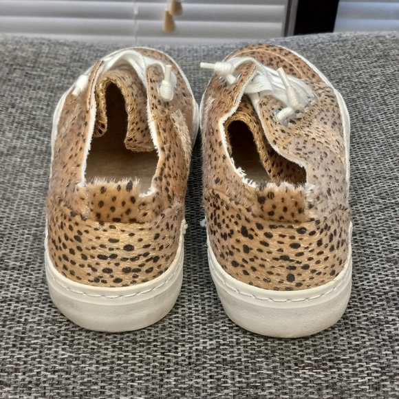 Pop Declan Leopard Sneakers. Regular Women Size 7. - Picture 5 of 6